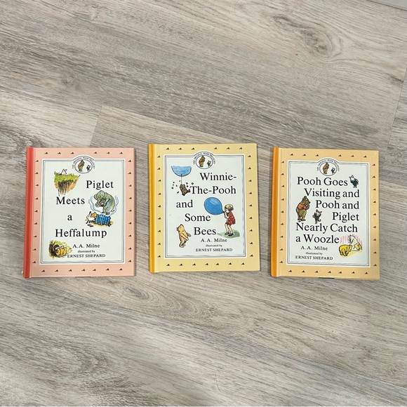 Vintage 1990 Original Pooh Read Along Treasury Volume 1 Books & Audio Cassettes - Picture 3 of 9